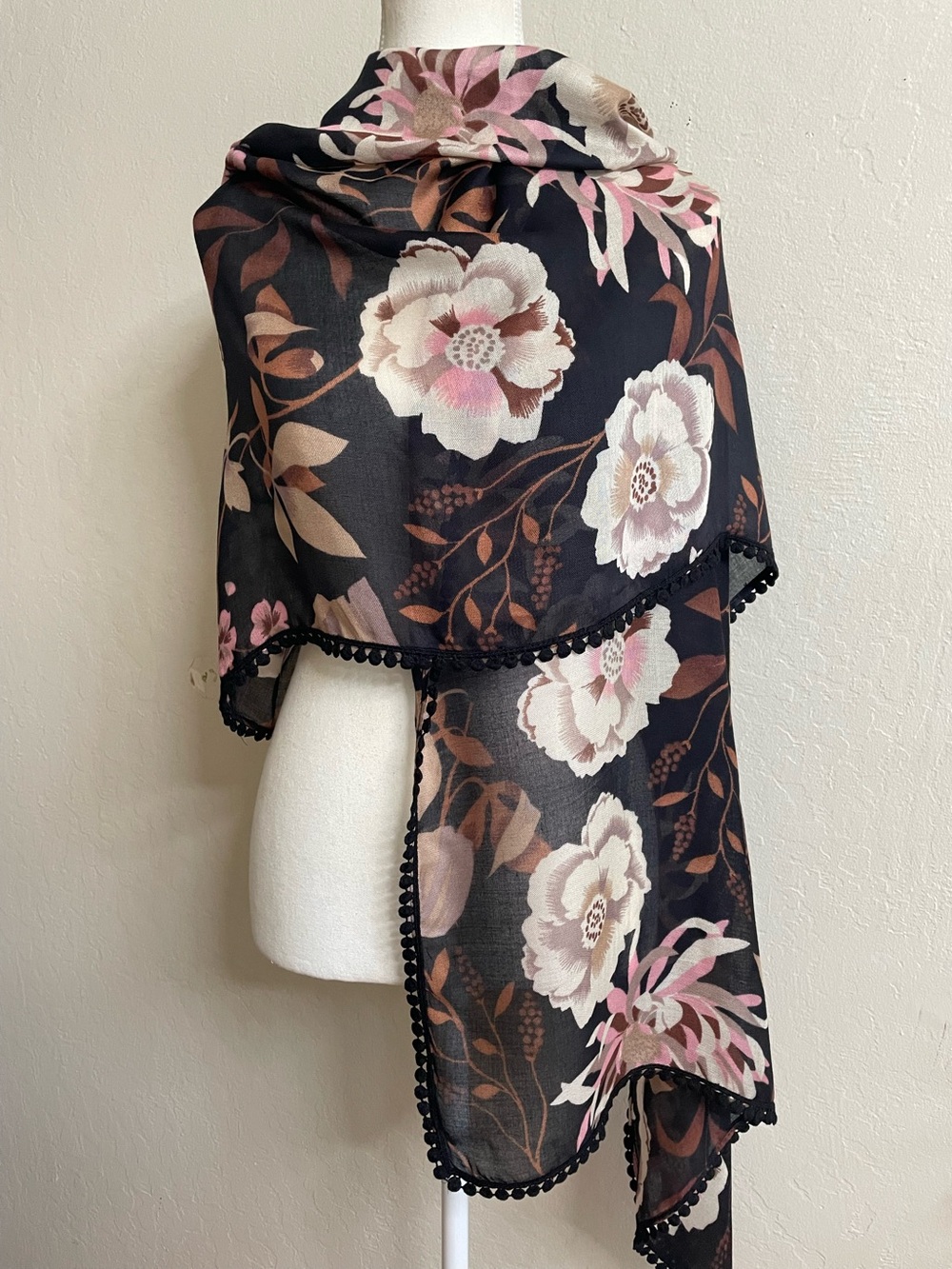 Floral wrap - Picture 3 of 7
